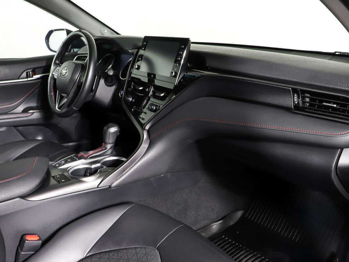 Б/У Тойота Камри 2021 года. Фото: #8