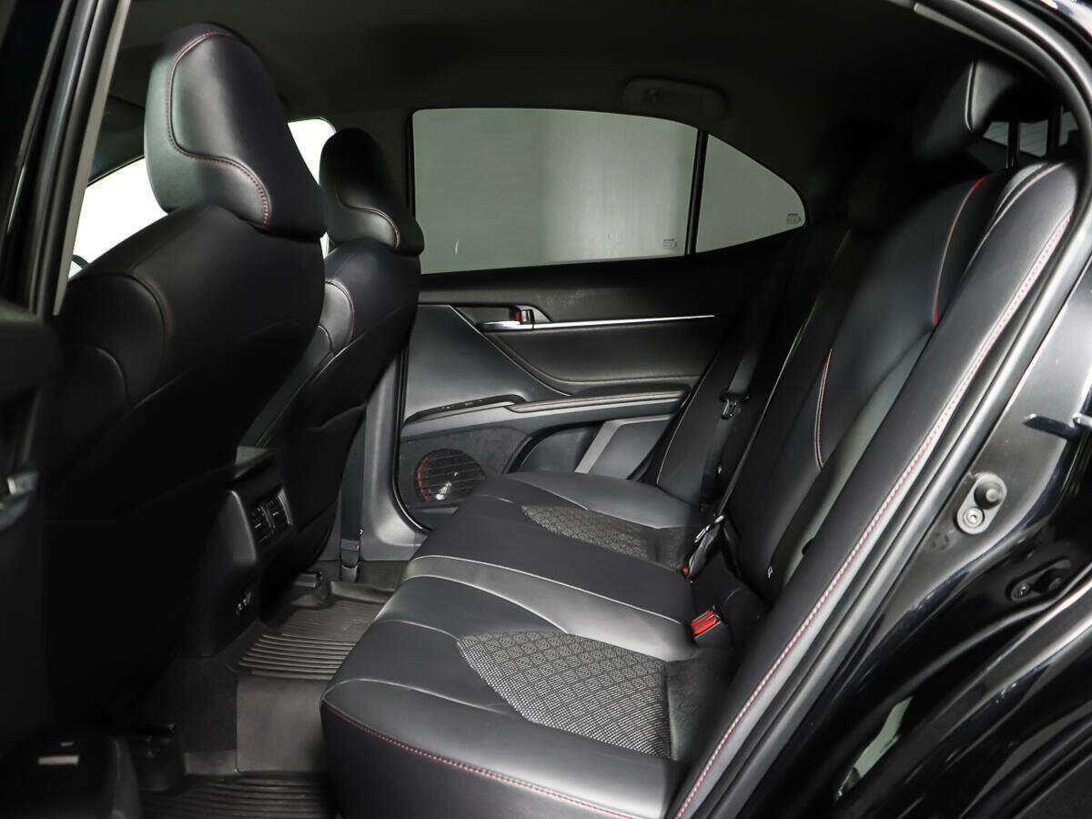 Б/У Тойота Камри 2021 года. Фото: #9