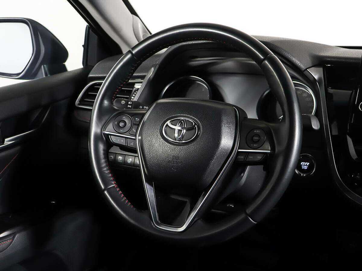 Б/У Тойота Камри 2021 года. Фото: #14