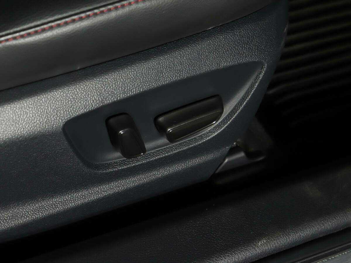 Б/У Тойота Камри 2021 года. Фото: #15