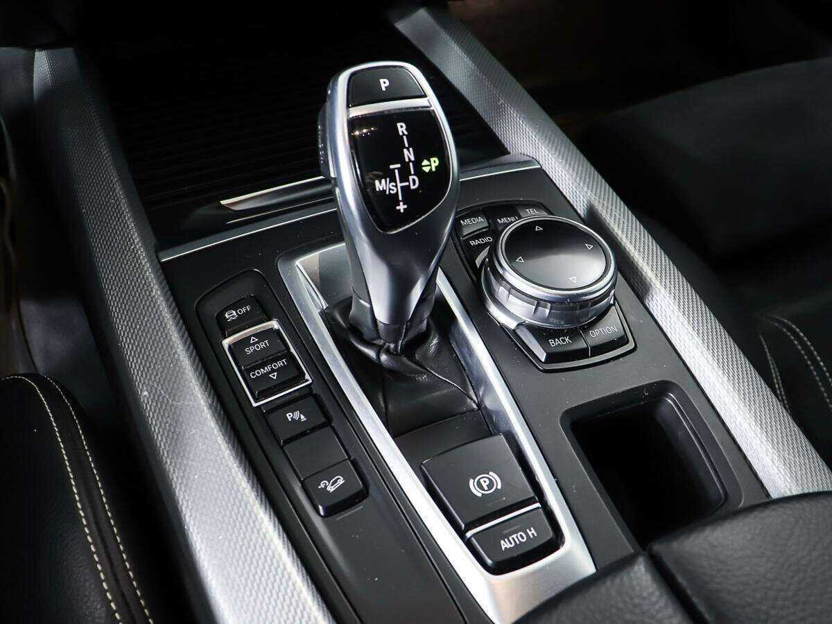 Б/У БМВ Икс5 2014 года. Фото: #16