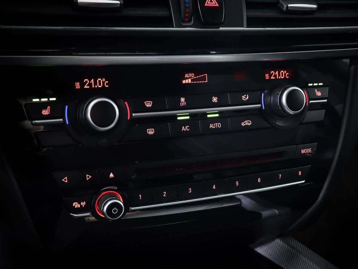 Б/У БМВ Икс5 2014 года. Фото: #19