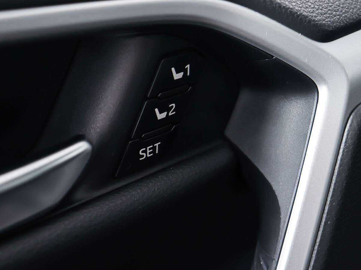 Б/У Тойота Рав4 2021 года. Фото: #14