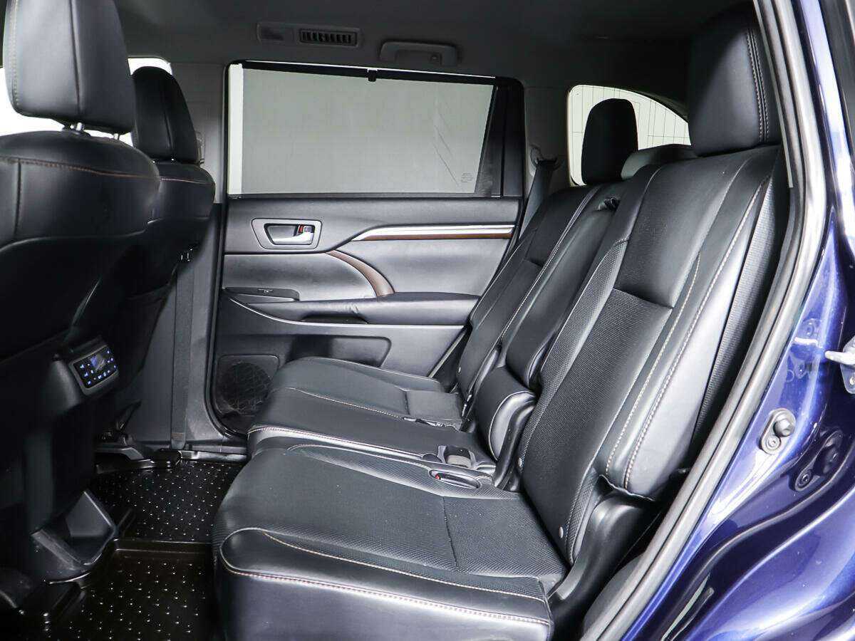 Б/У Тойота Хайлэндер 2015 года. Фото: #9