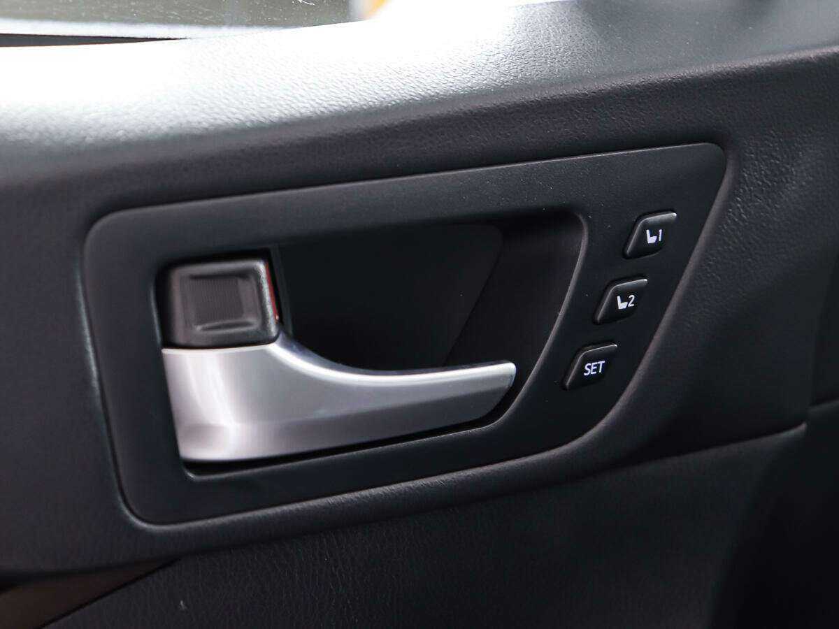 Б/У Тойота Хайлэндер 2015 года. Фото: #19