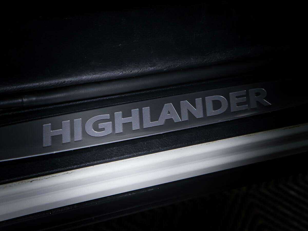 Б/У Тойота Хайлэндер 2015 года. Фото: #24