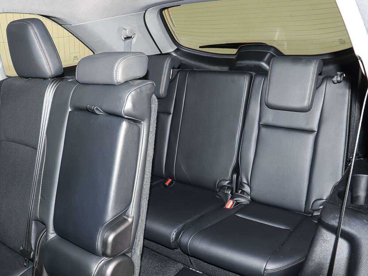 Б/У Тойота Хайлэндер 2014 года. Фото: #11