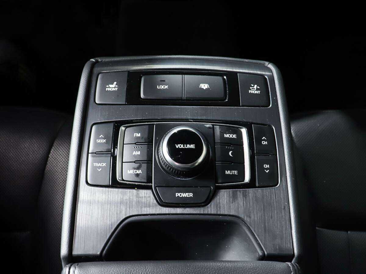 Б/У Генезис Г80 2017 года. Фото: #16