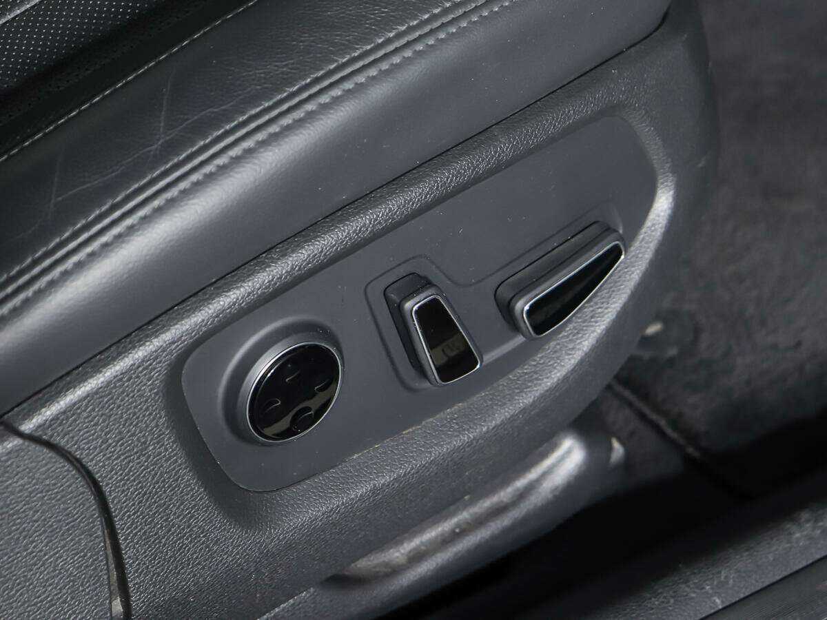 Б/У Генезис Г80 2017 года. Фото: #27