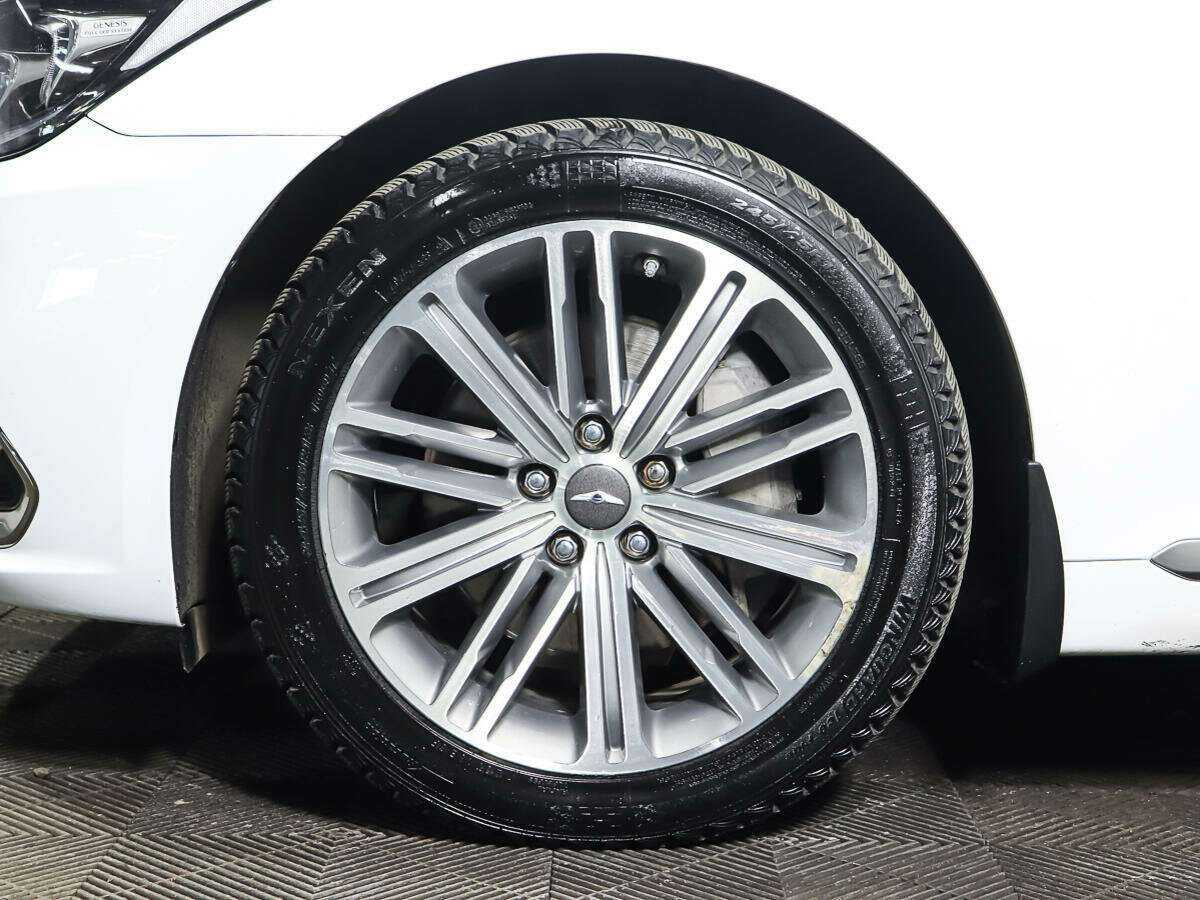 Б/У Генезис Г80 2017 года. Фото: #32