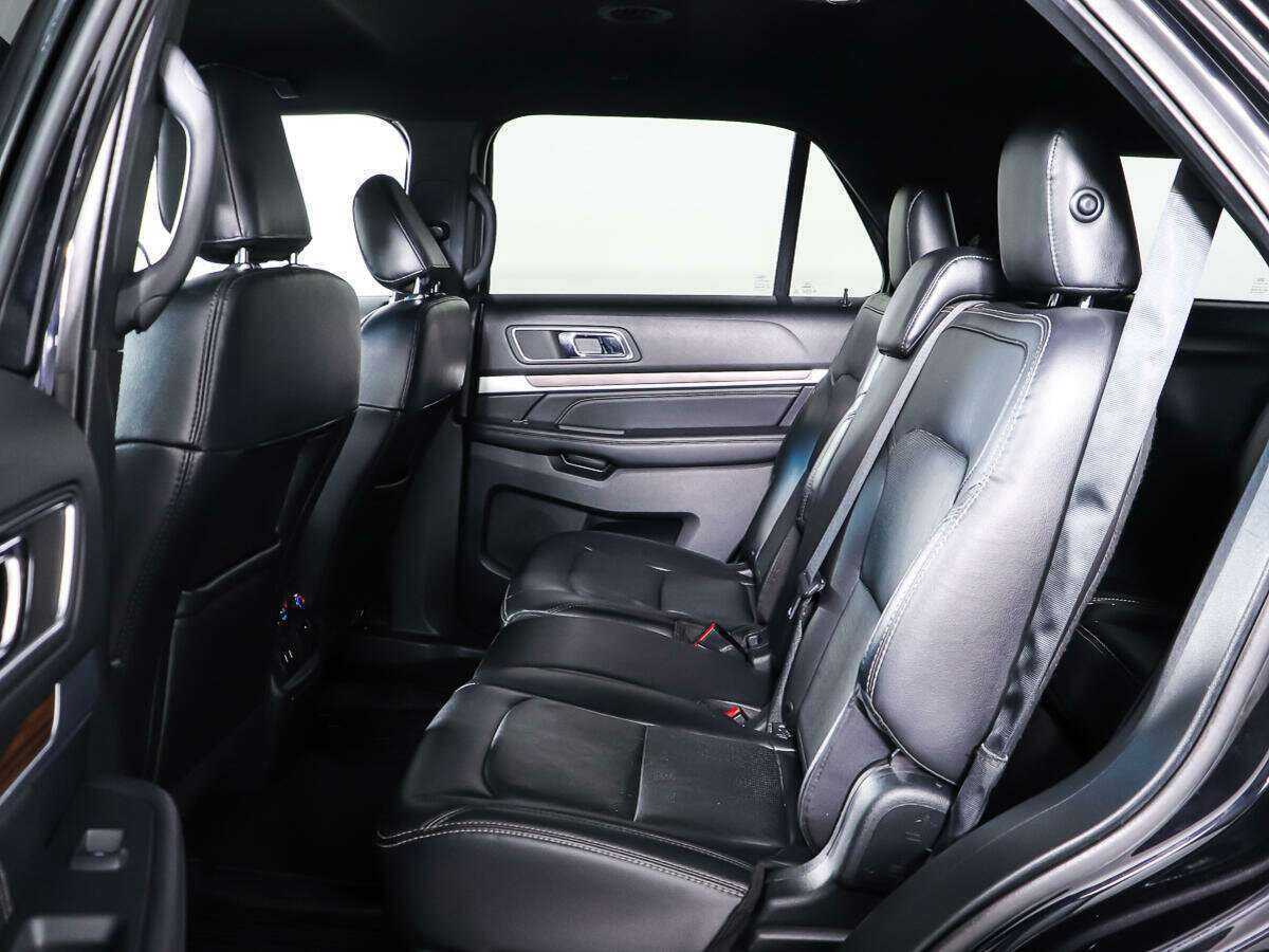 Б/У Форд Експлорер 2018 года. Фото: #9