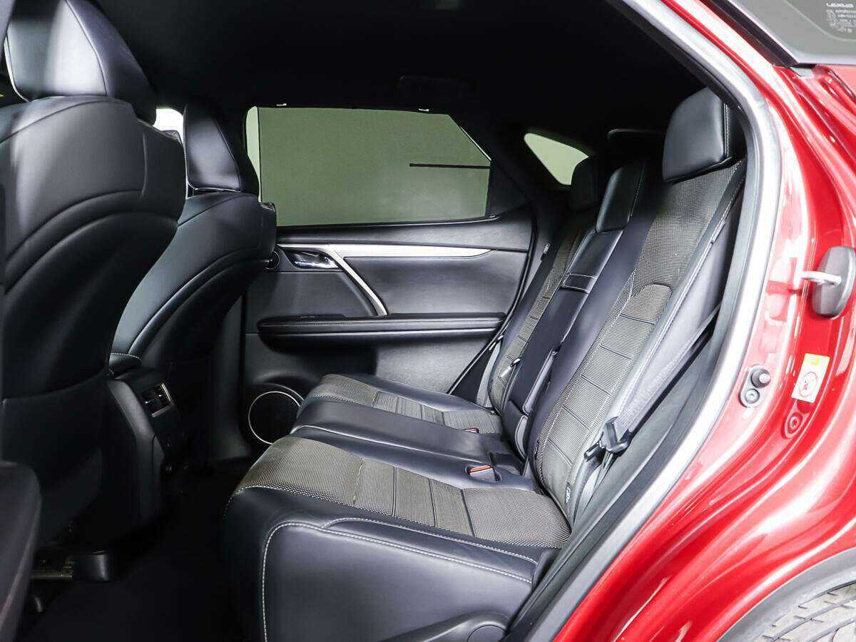 Б/У Лексус Р-Икс 2016 года. Фото: #9