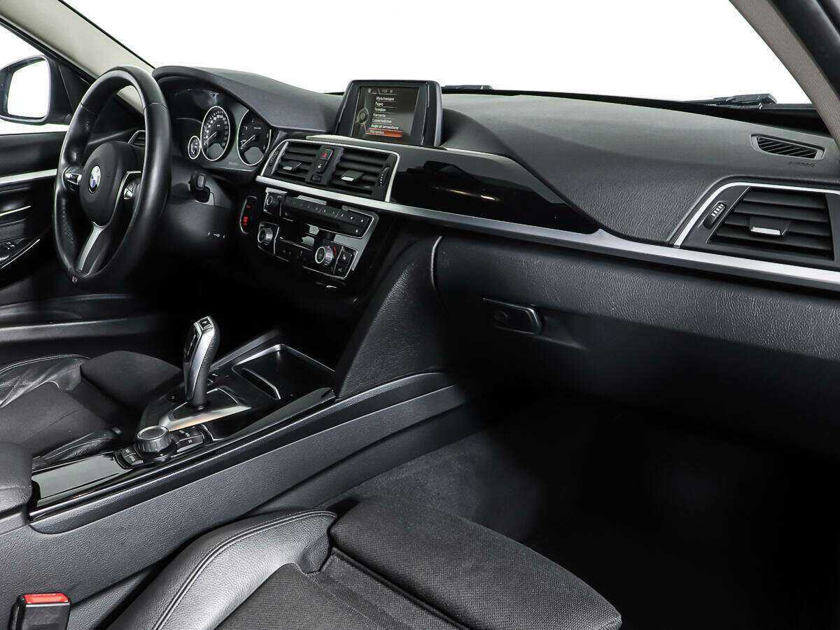 Б/У БМВ 3 серии 2016 года. Фото: #8