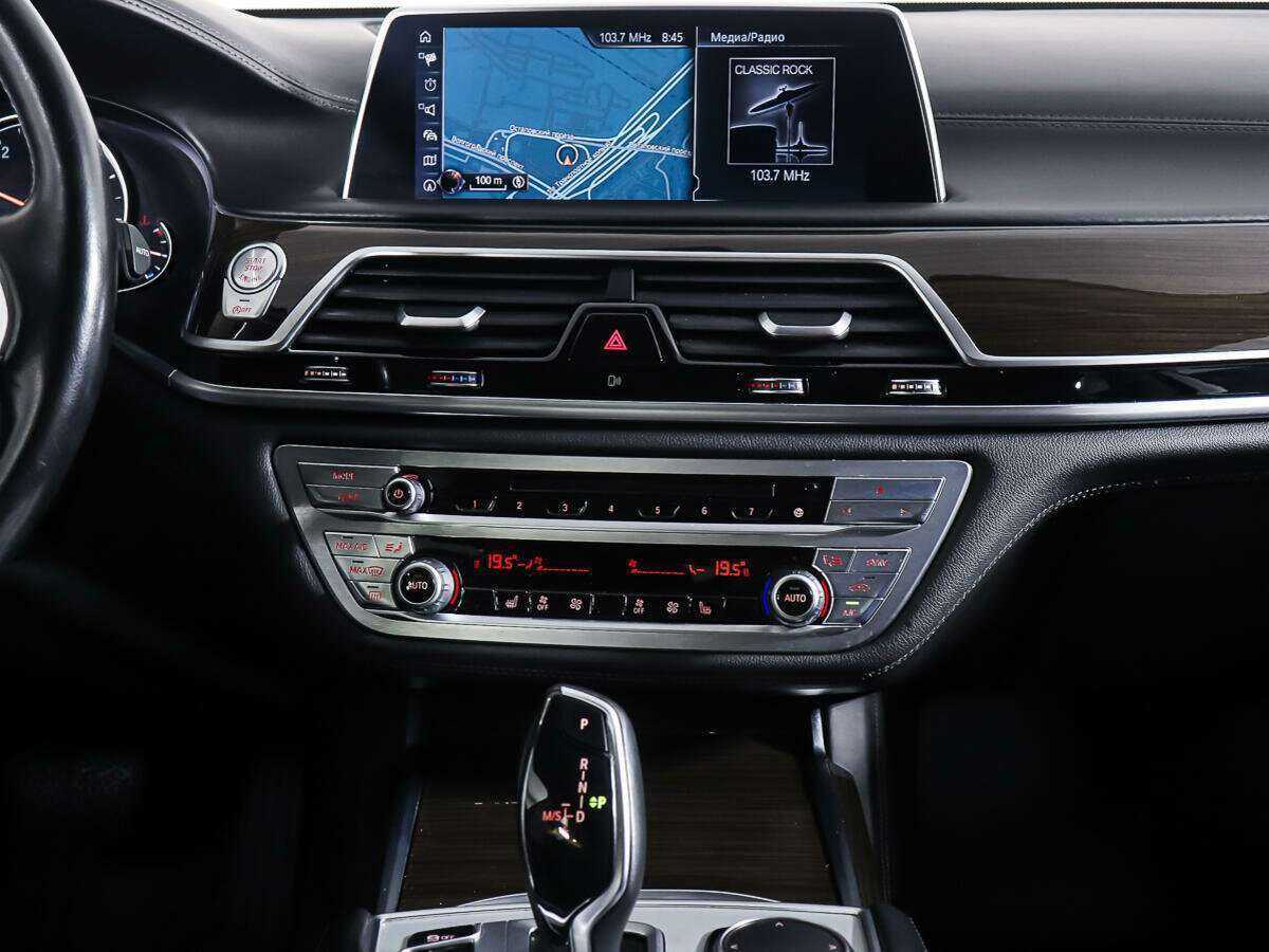 Б/У БМВ 7 серии 2016 года. Фото: #11