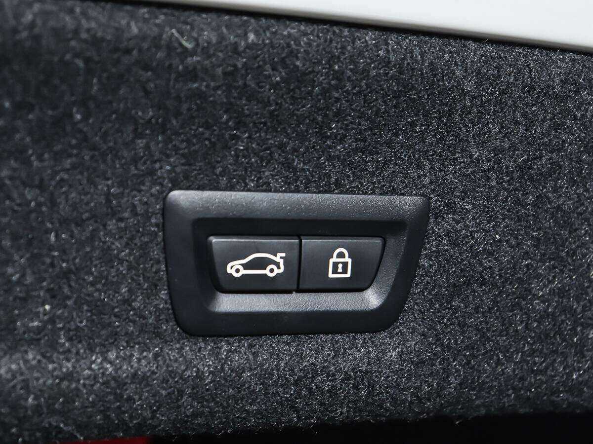 Б/У БМВ 3 серии 2019 года. Фото: #16