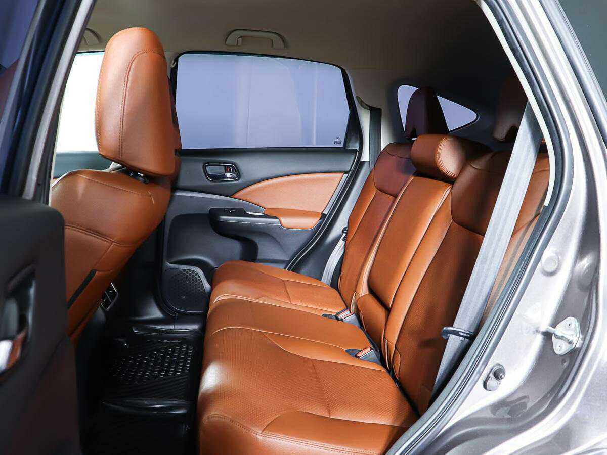 Б/У Хонда ЦР-В 2017 года. Фото: #9