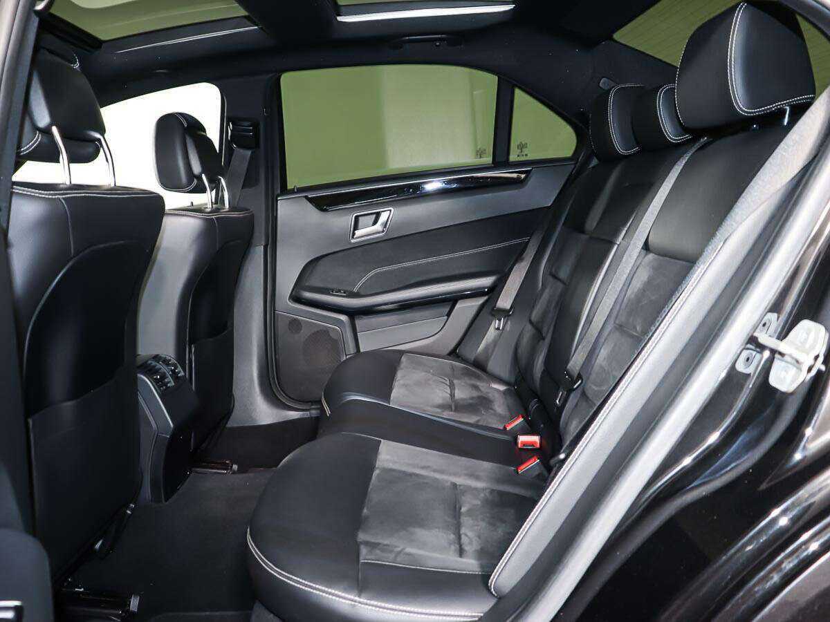 Б/У Мерседес-Бенц Е-Класс 2013 года. Фото: #9