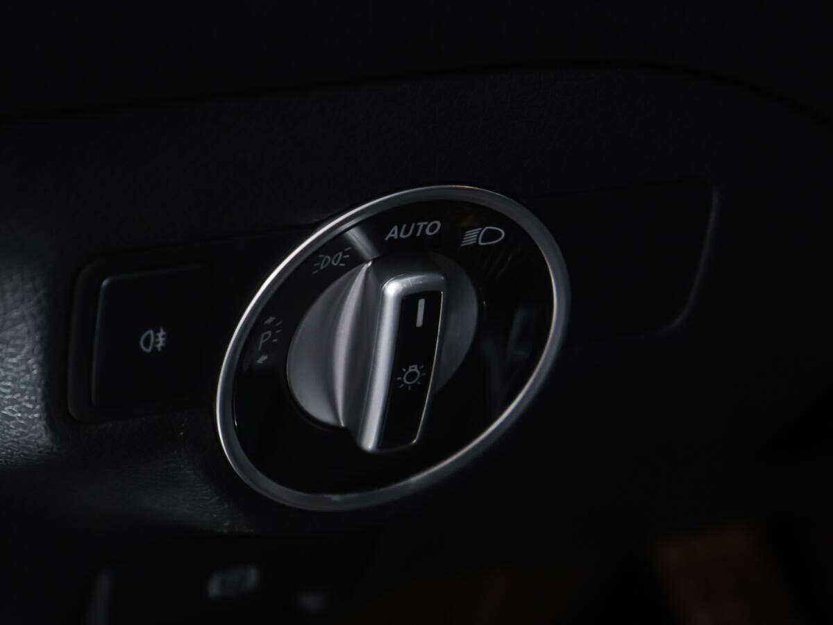 Б/У Мерседес-Бенц ГЛА 2015 года. Фото: #14