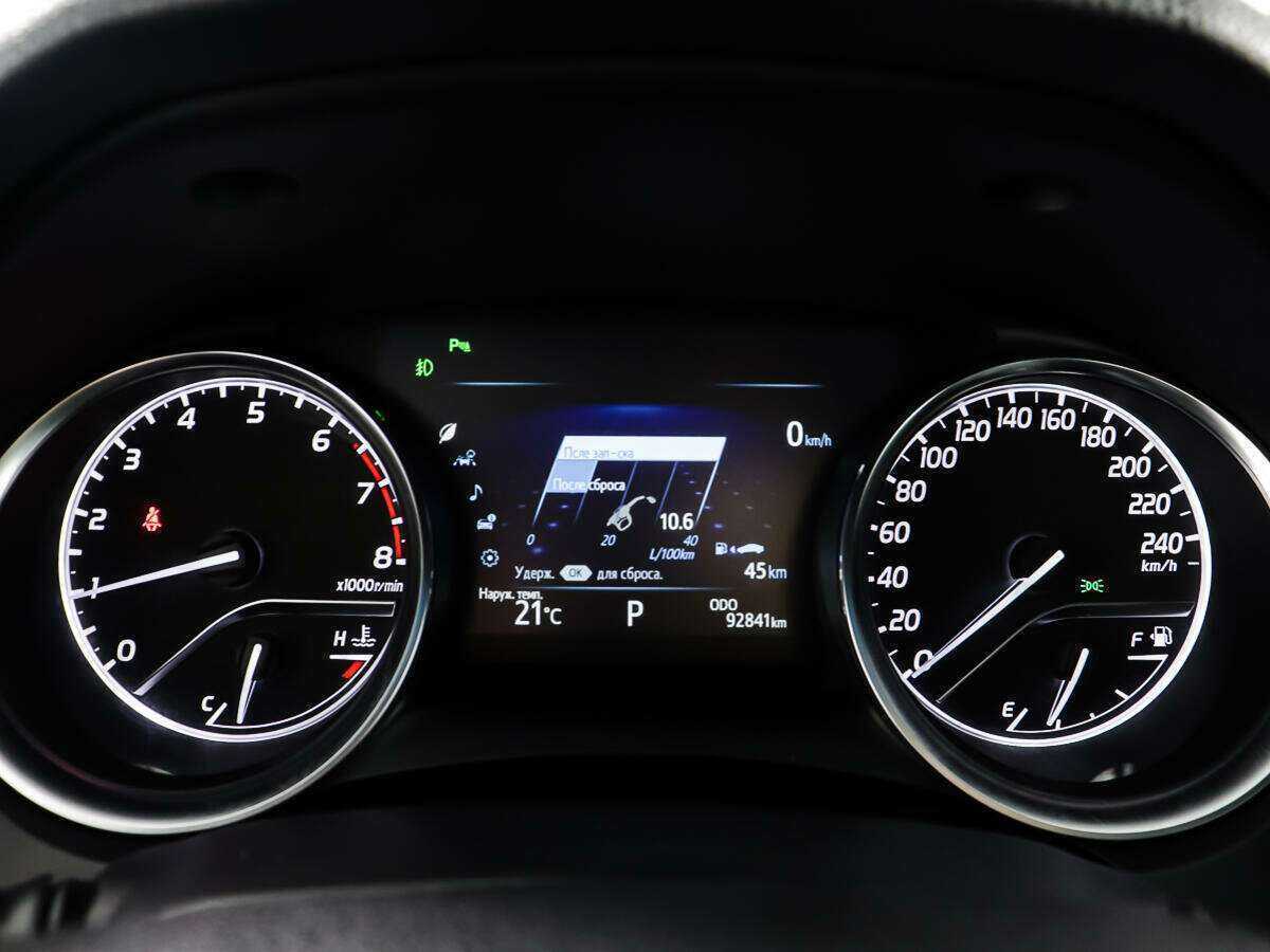 Б/У Тойота Камри 2018 года. Фото: #13