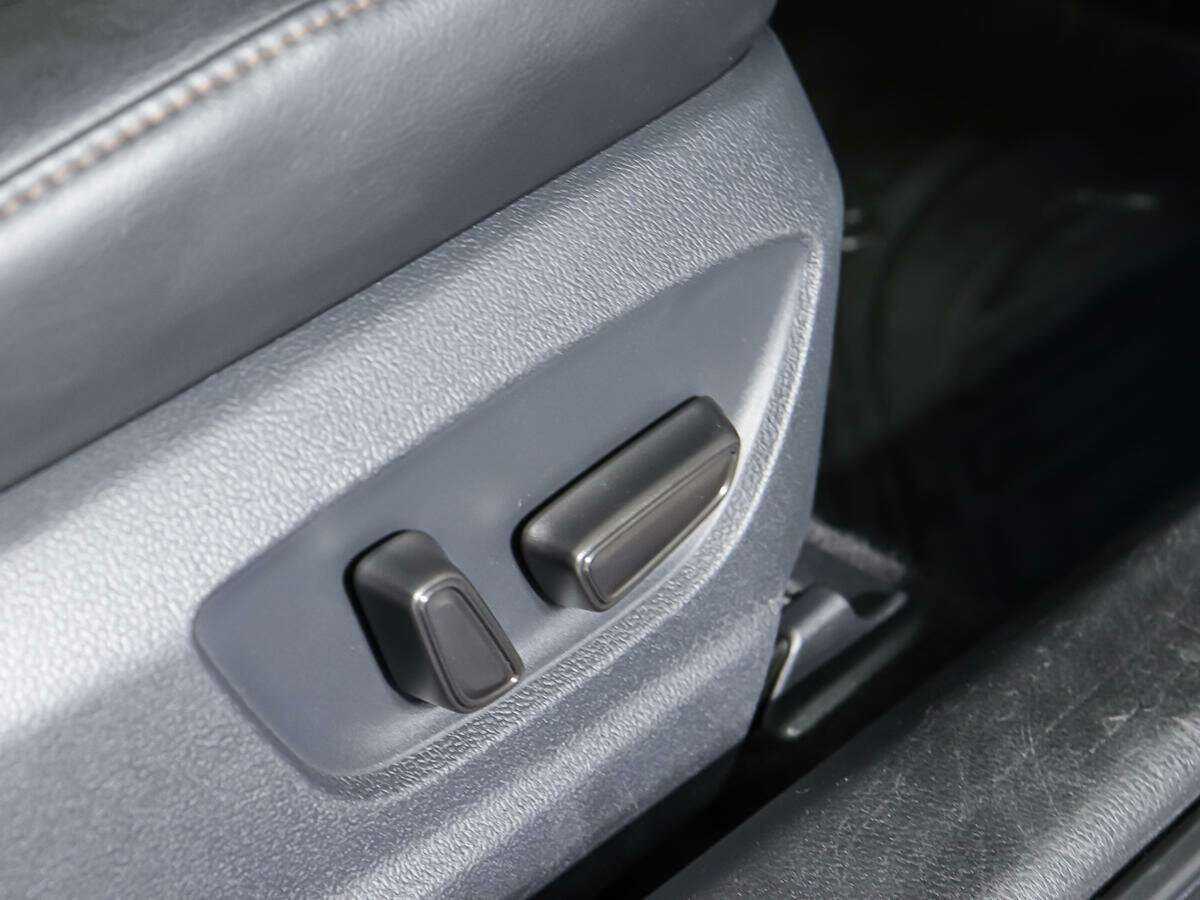 Б/У Тойота Камри 2018 года. Фото: #15