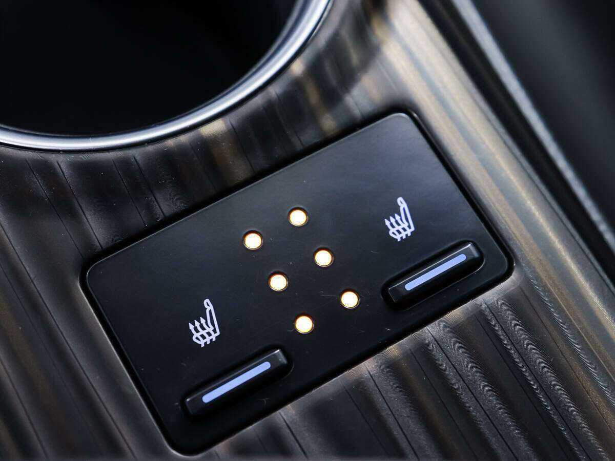 Б/У Тойота Камри 2018 года. Фото: #16