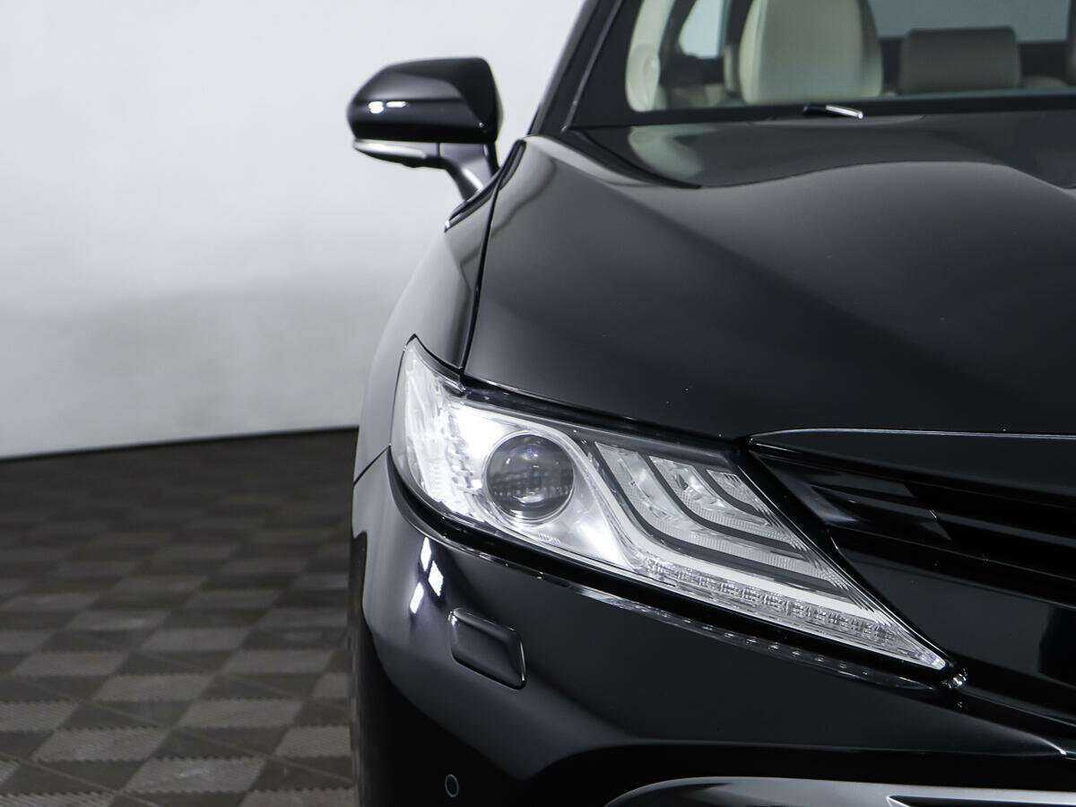 Б/У Тойота Камри 2018 года. Фото: #24