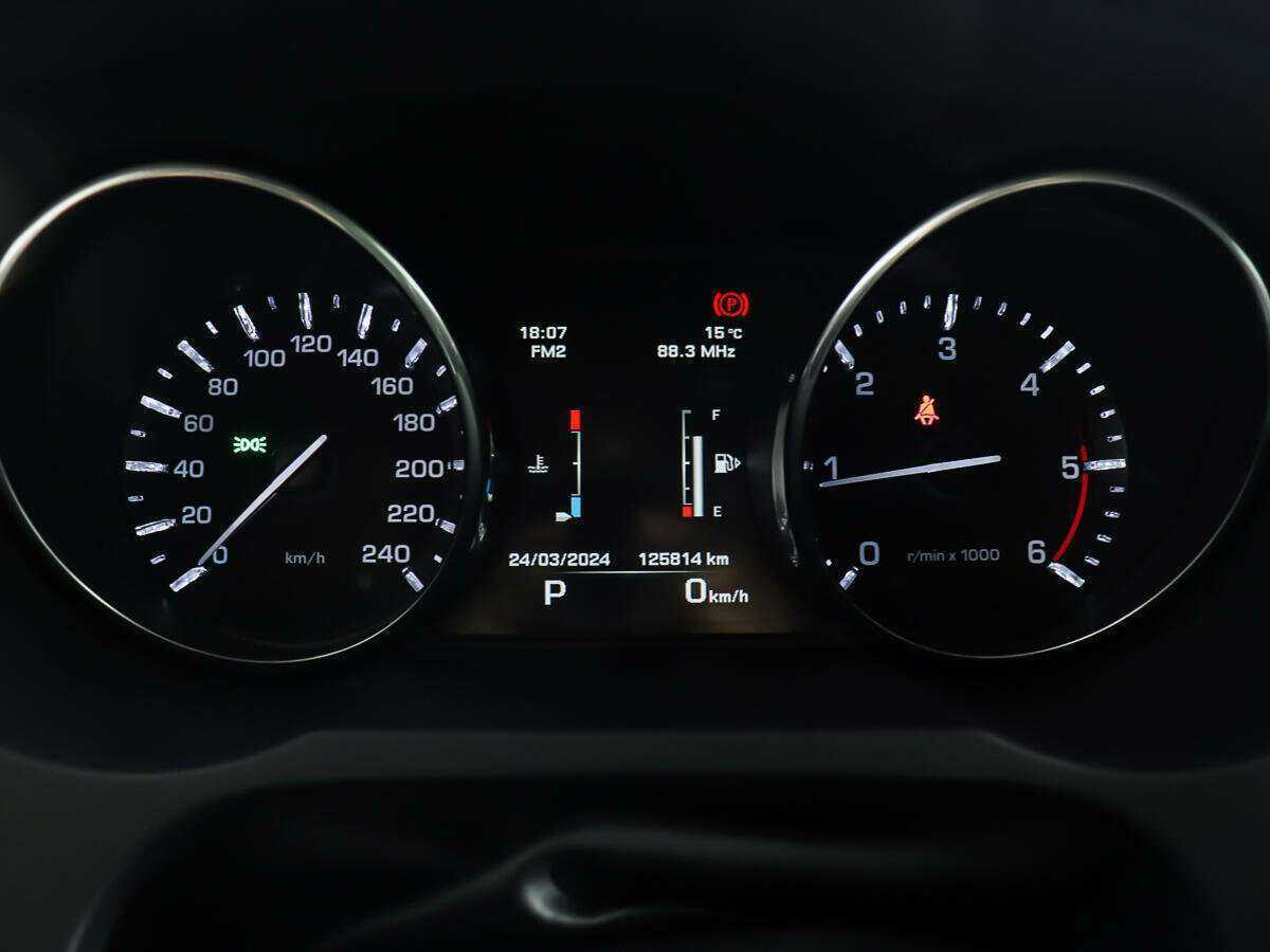 Б/У Лэнд Ровер Рэнж Ровер Эвок 2014 года. Фото: #13