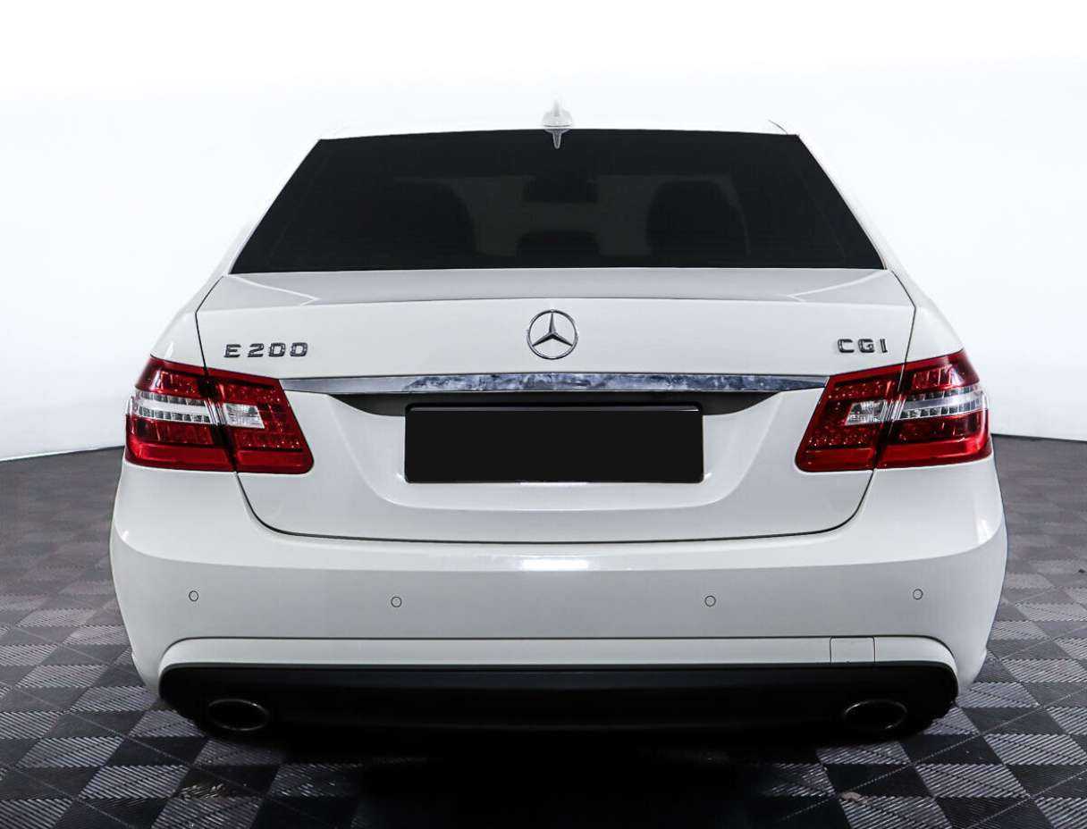 Б/У Мерседес-Бенц Е-Класс 2010 года. Фото: #5