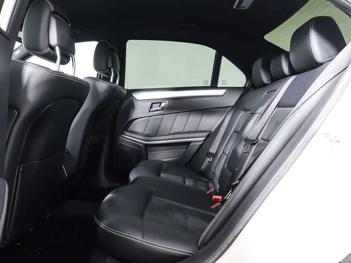 Б/У Мерседес-Бенц Е-Класс 2010 года. Фото: #9