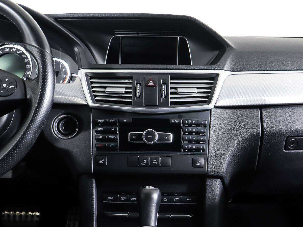 Б/У Мерседес-Бенц Е-Класс 2010 года. Фото: #11