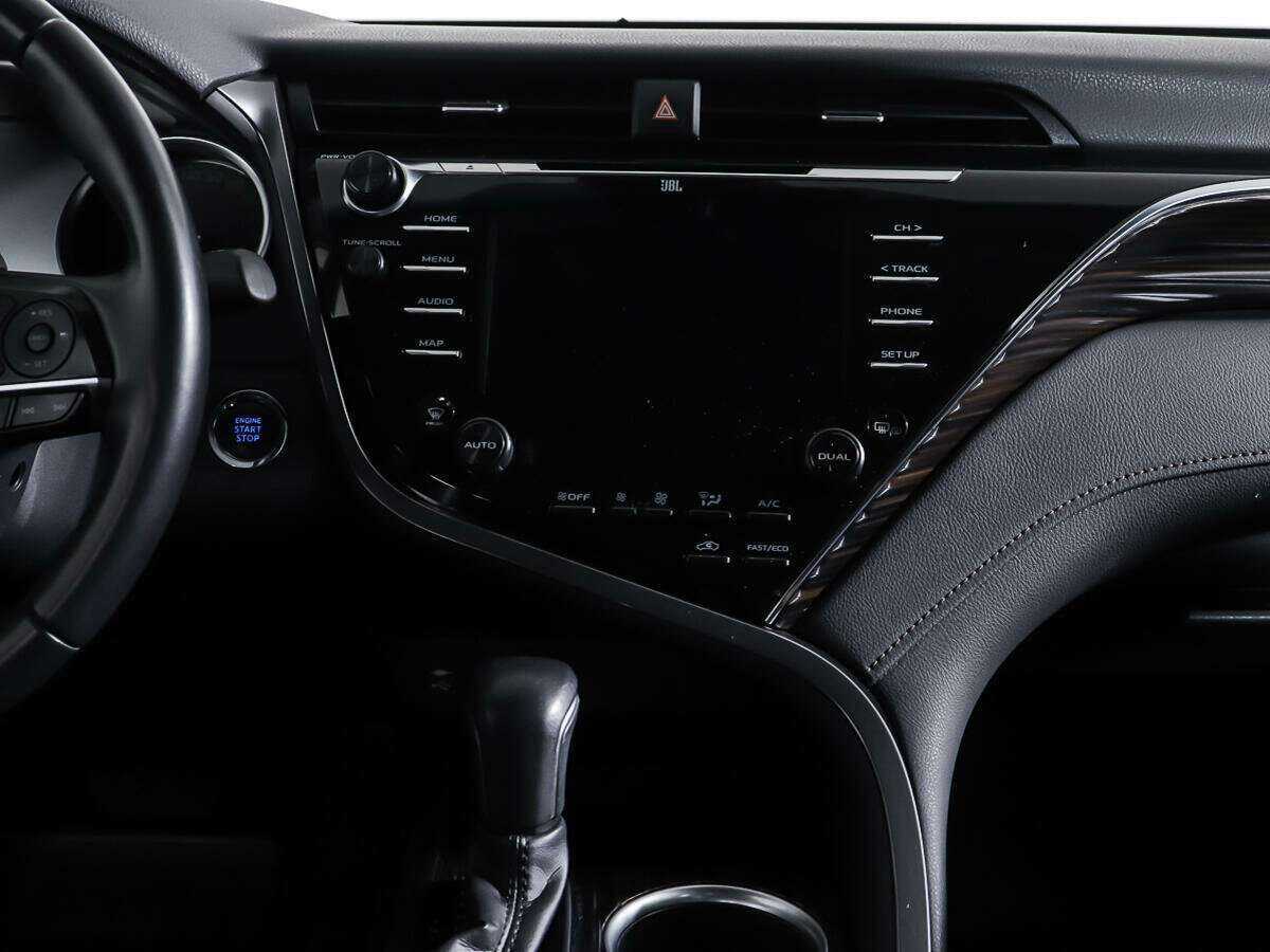 Б/У Тойота Камри 2019 года. Фото: #11