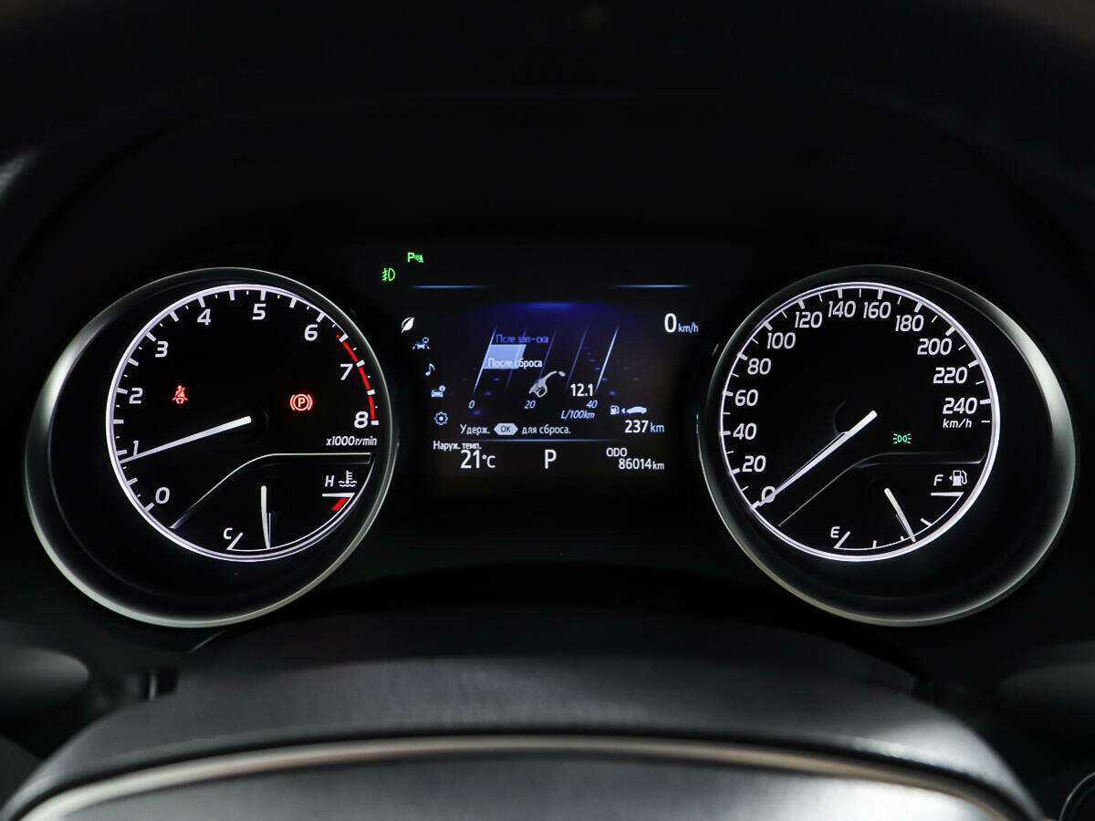 Б/У Тойота Камри 2019 года. Фото: #13