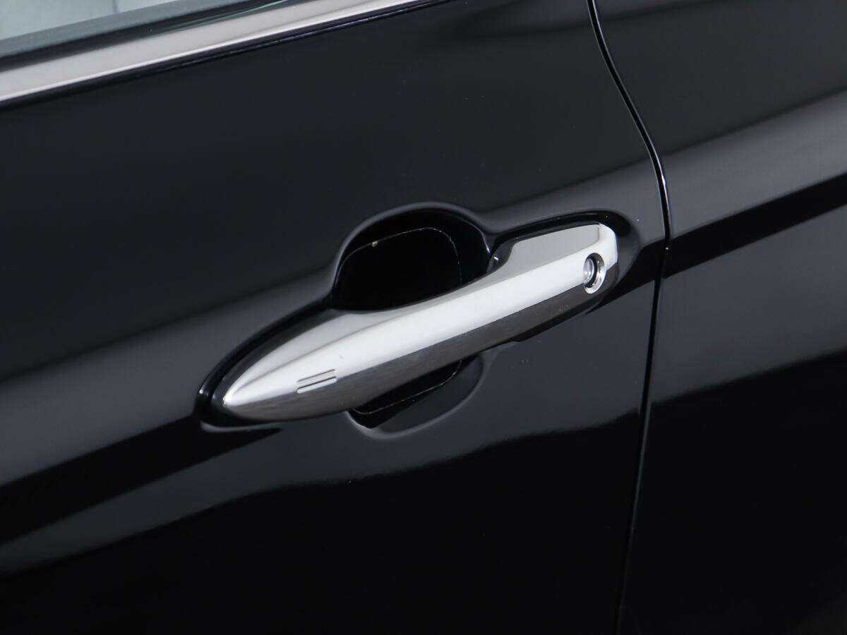 Б/У Тойота Камри 2019 года. Фото: #19