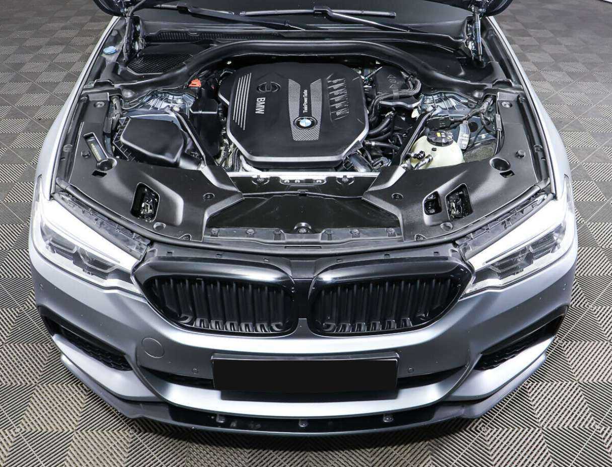 Б/У БМВ 5 серии 2017 года. Фото: #8