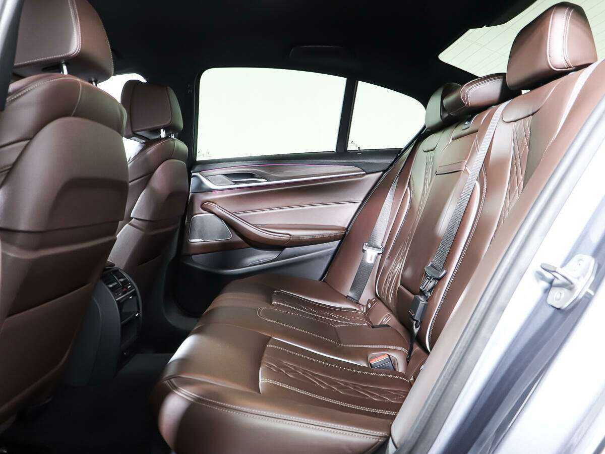 Б/У БМВ 5 серии 2017 года. Фото: #11