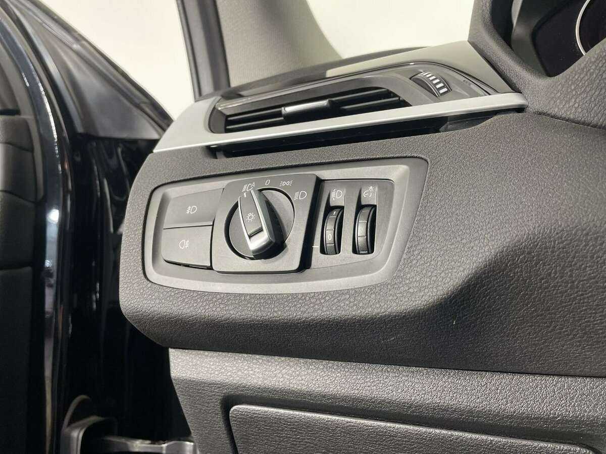 Б/У БМВ Икс1 2021 года. Фото: #7