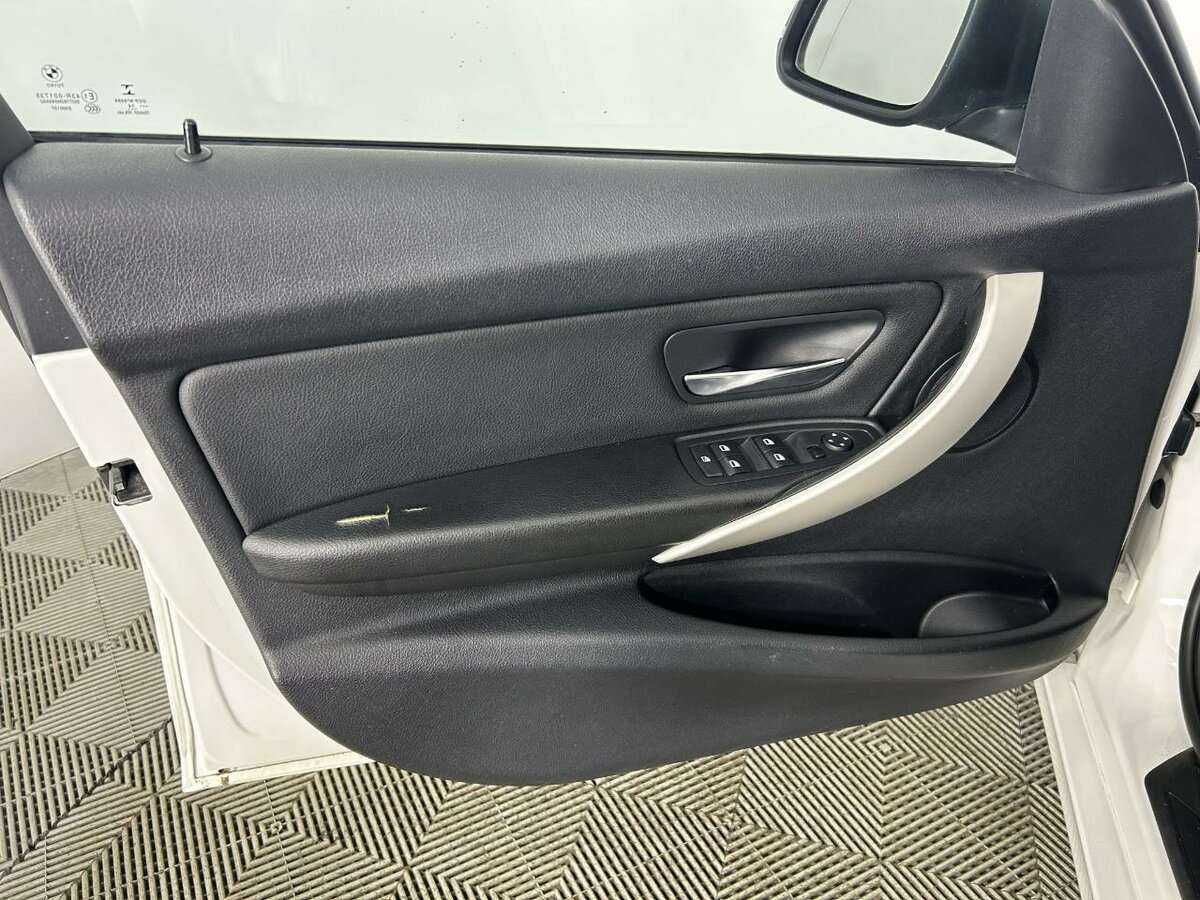 Б/У БМВ 3 серии 2014 года. Фото: #7