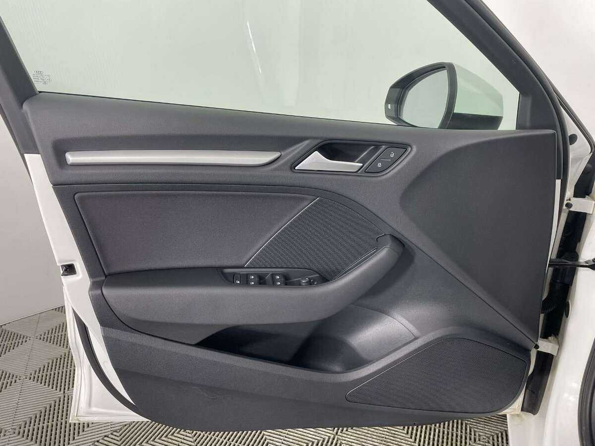 Б/У Ауди А3 2018 года. Фото: #7