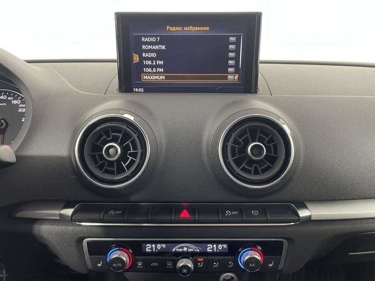 Б/У Ауди А3 2018 года. Фото: #11