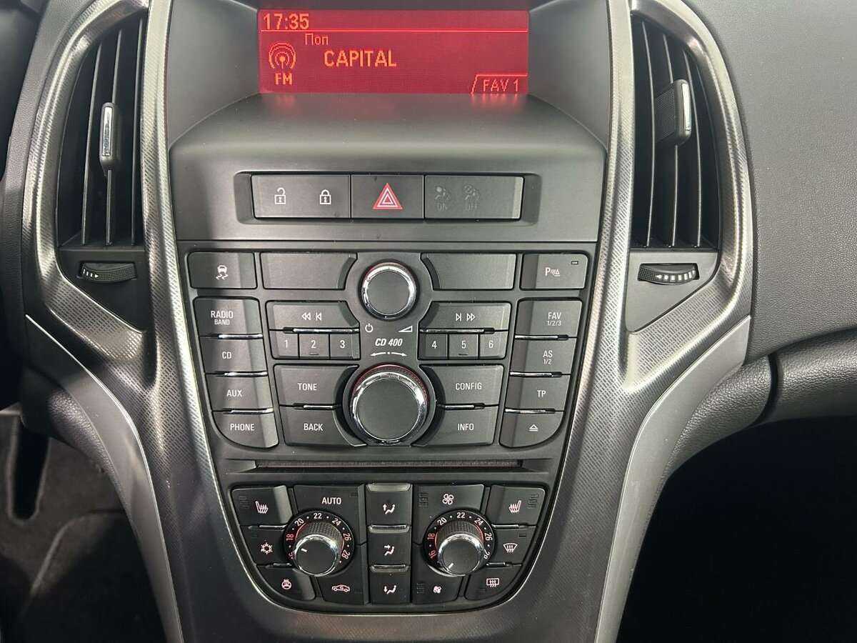 Б/У Опель Астра 2011 года. Фото: #11