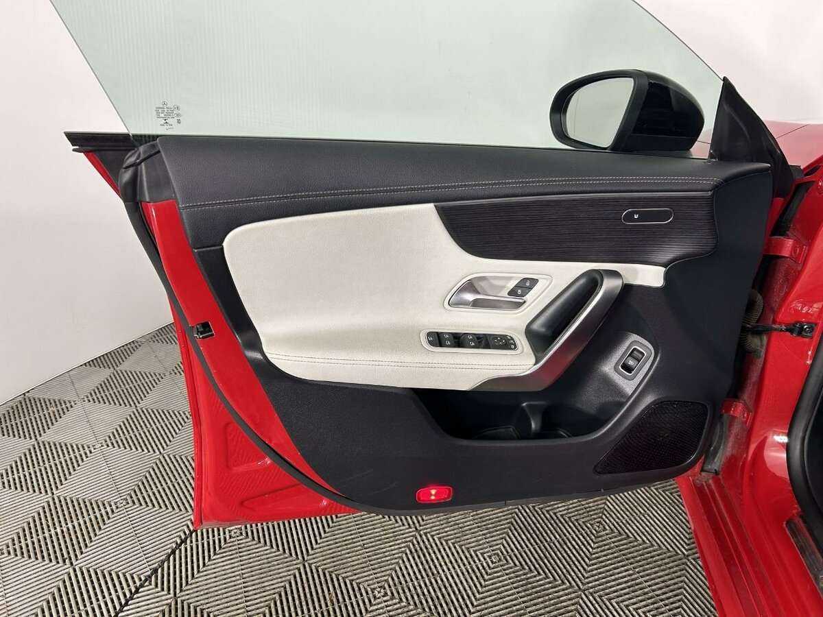 Б/У Мерседес-Бенц КЛА 2019 года. Фото: #7