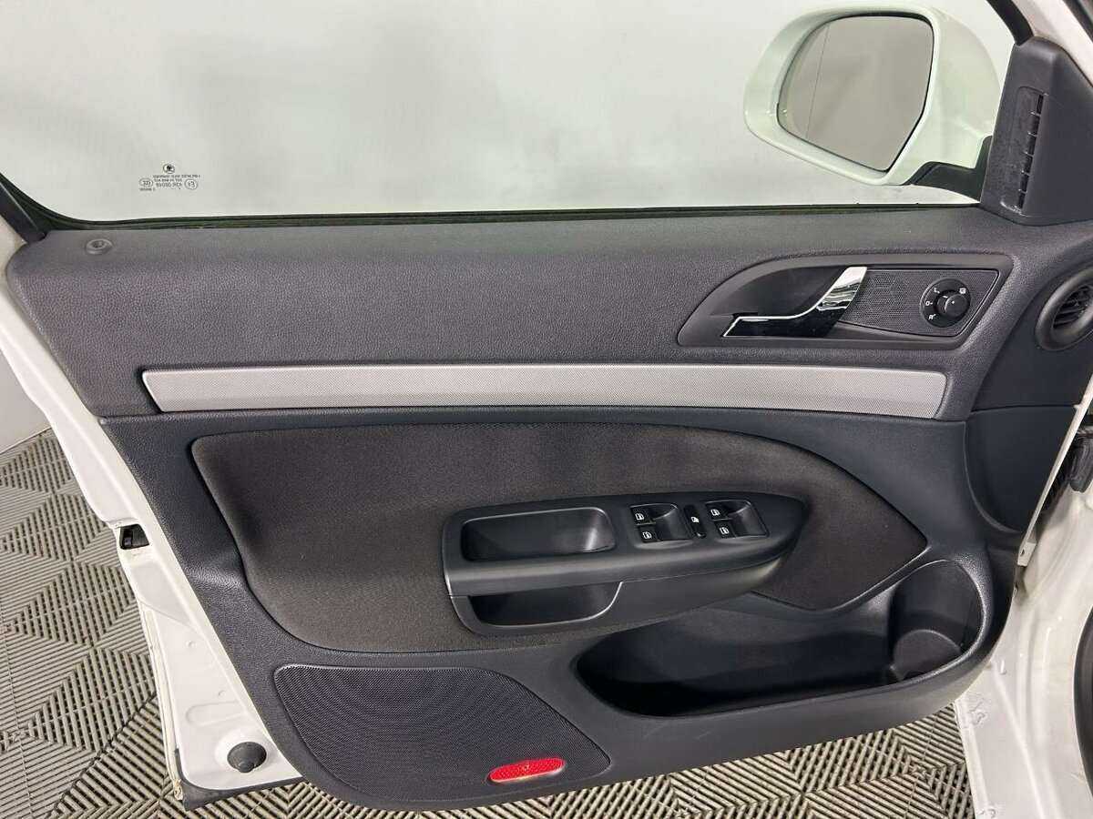 Б/У Шкода Октавия 2011 года. Фото: #6