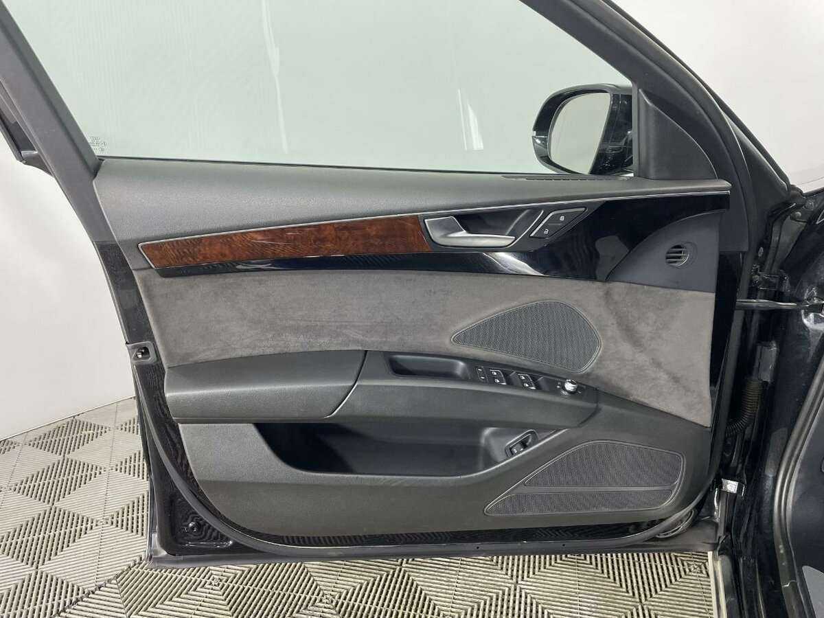 Б/У Ауди А8 2011 года. Фото: #7