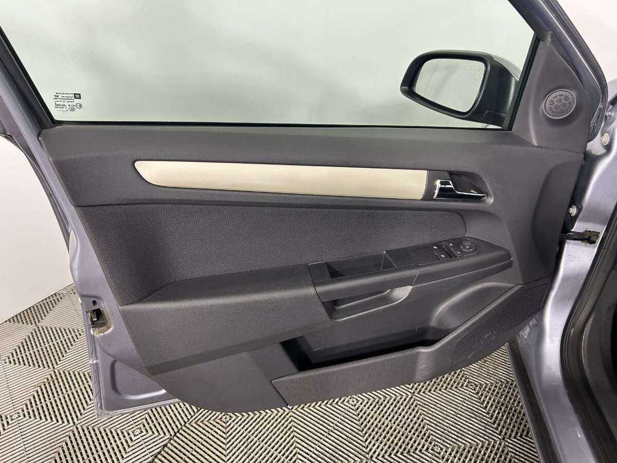 Б/У Опель Астра 2008 года. Фото: #6