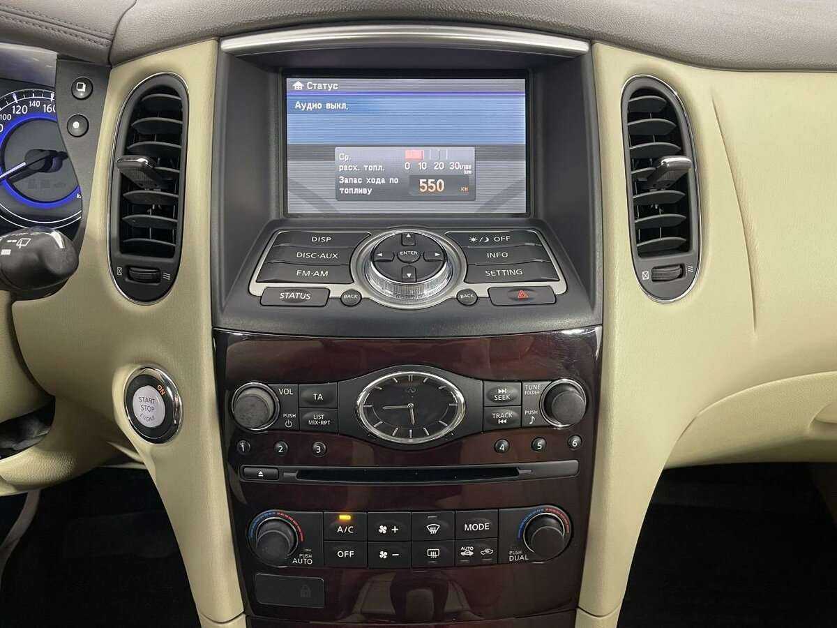 Б/У Инфинити ЕИкс 2011 года. Фото: #9