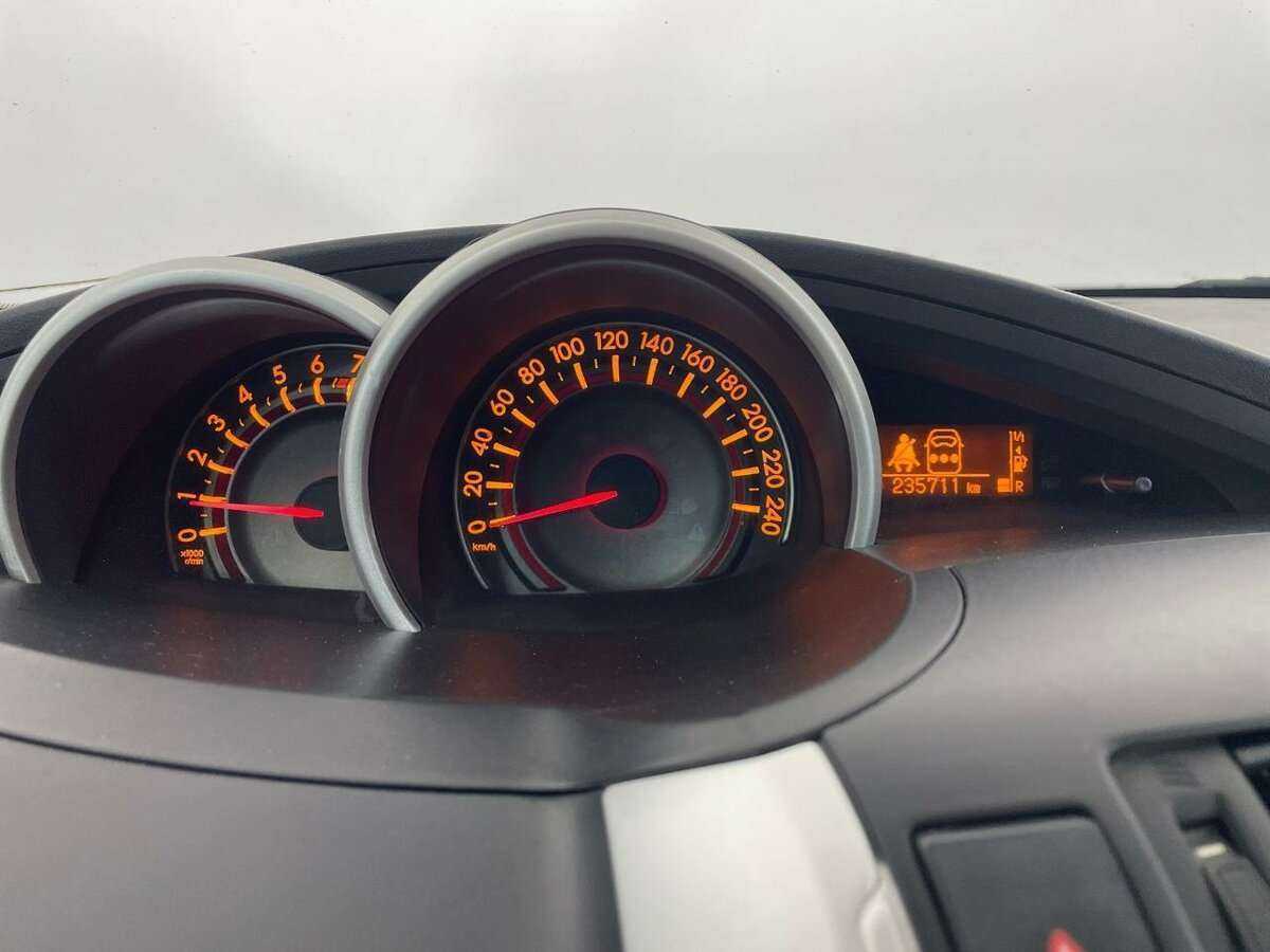 Б/У Тойота Версо 2011 года. Фото: #10