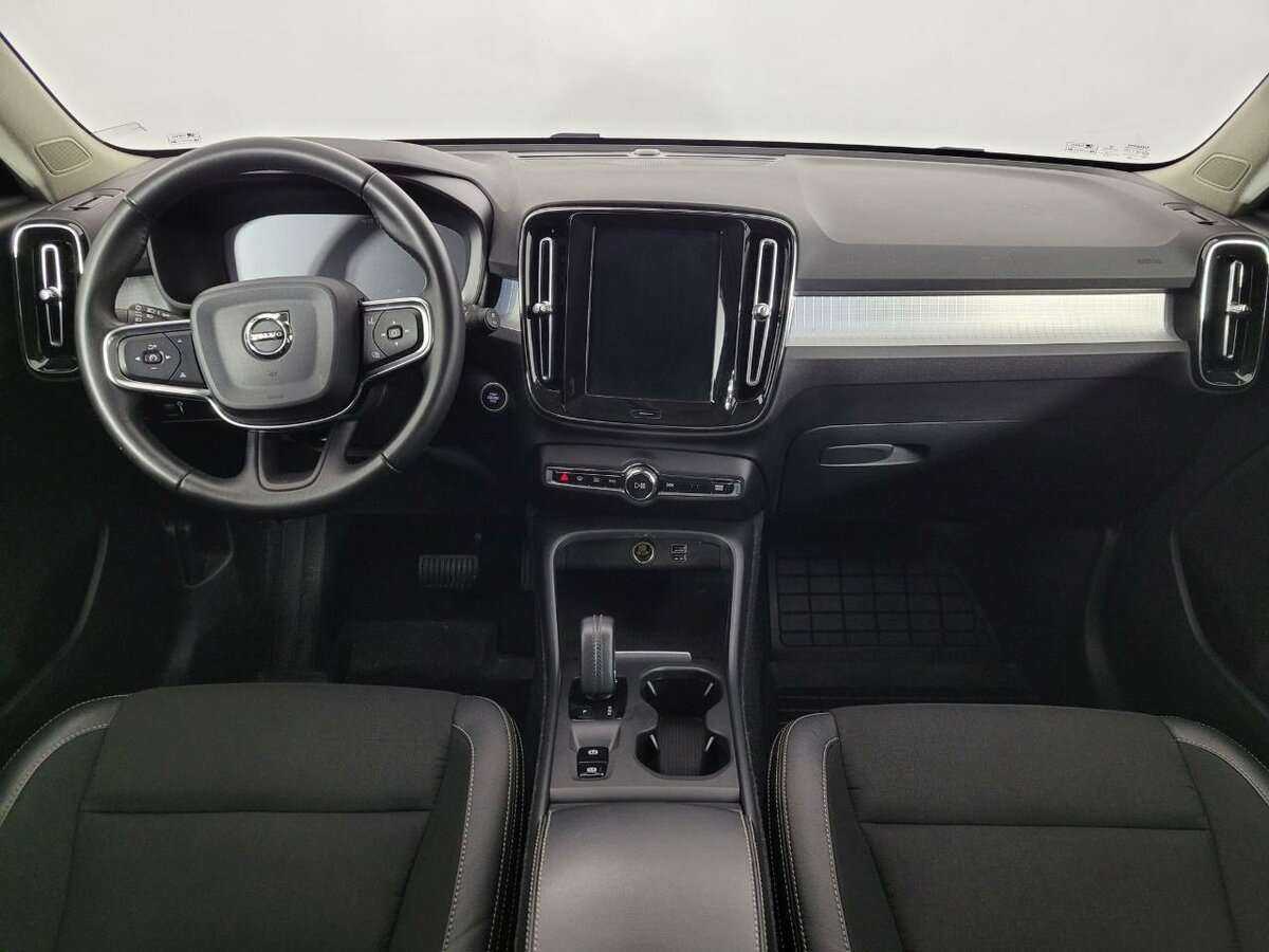 Б/У Вольво ИксЦ40 2018 года. Фото: #6
