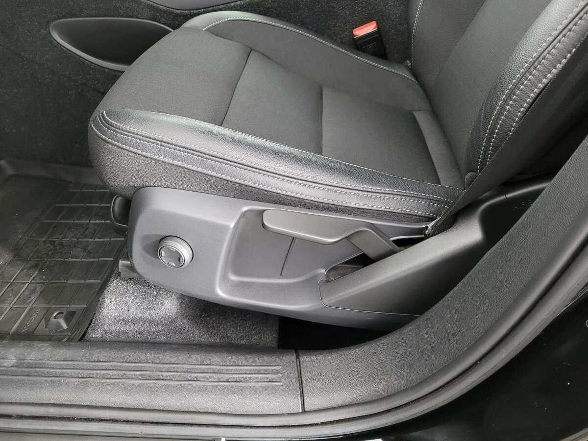 Б/У Вольво ИксЦ40 2018 года. Фото: #9