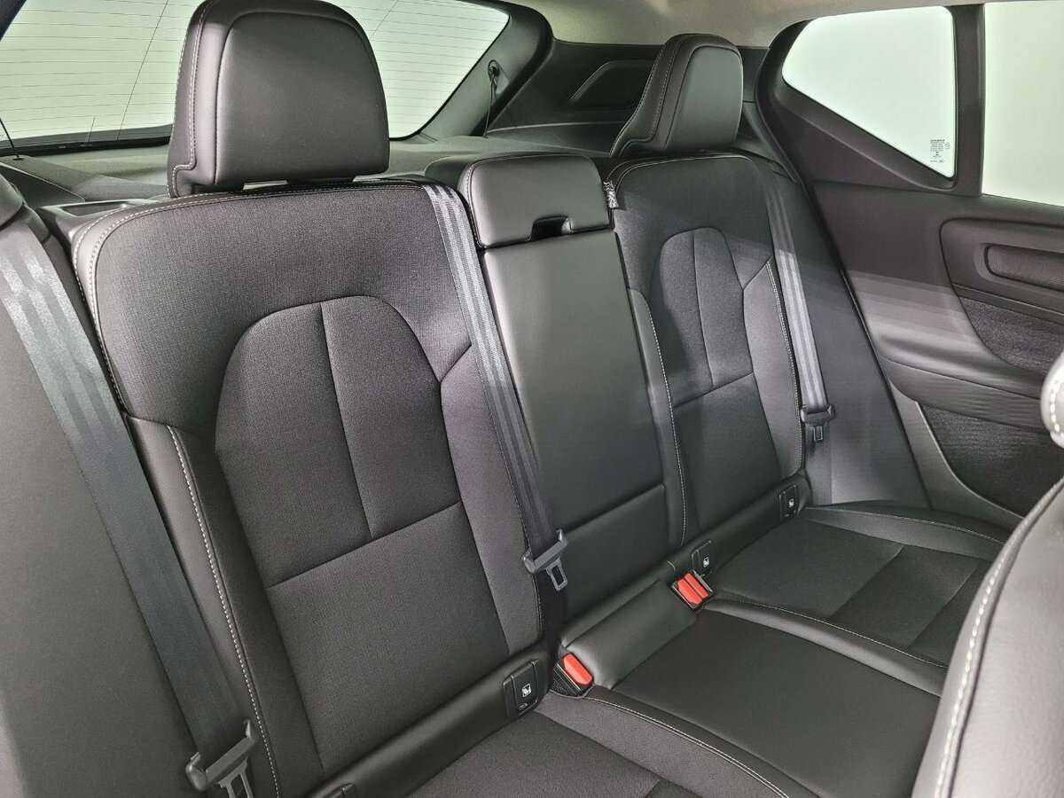 Б/У Вольво ИксЦ40 2018 года. Фото: #14