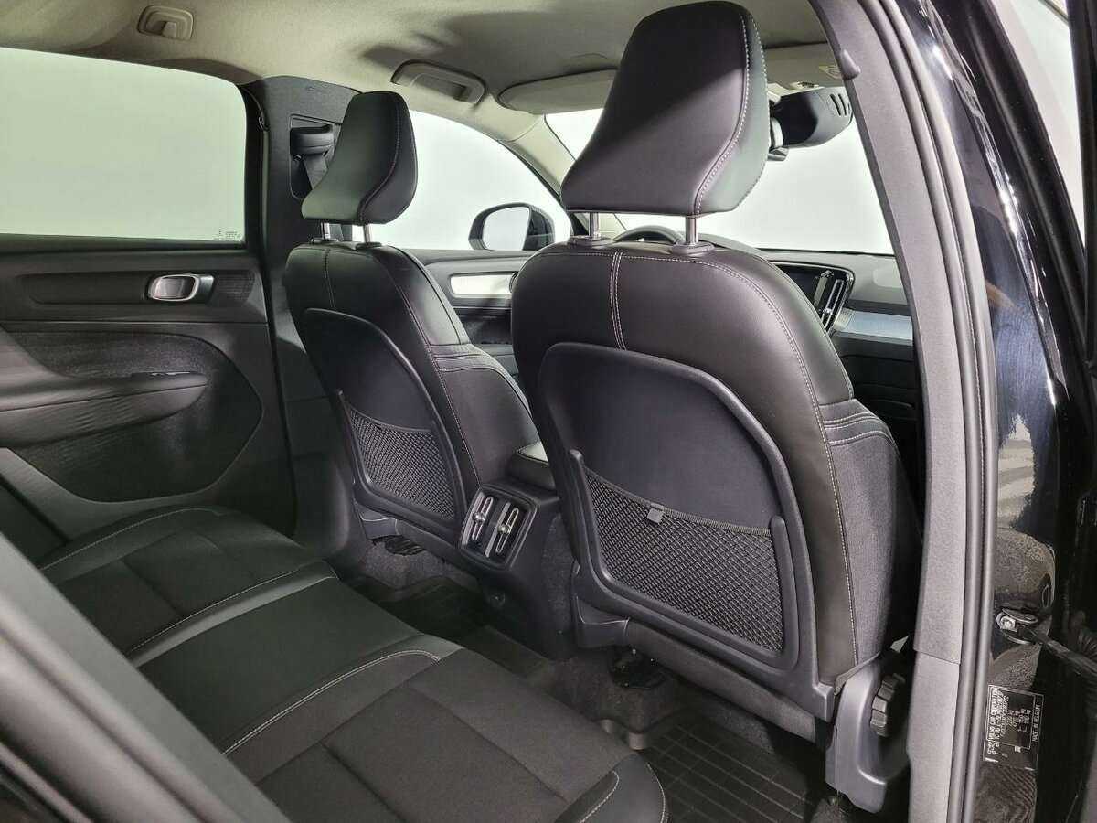 Б/У Вольво ИксЦ40 2018 года. Фото: #15